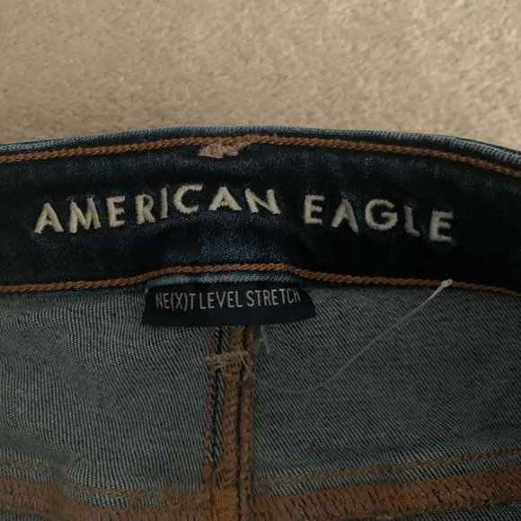 Size 6 Strechy American Eagle jeans - Picture 4 of 5